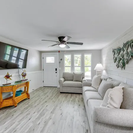 Walk To Beach Tropical Retreat In Anna Maria